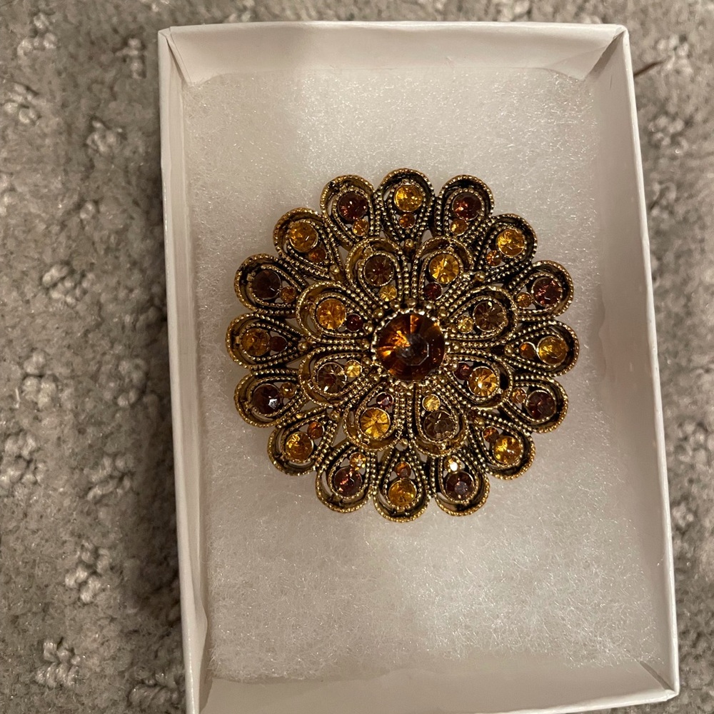 Vintage Amber Tone Floral  round brooch